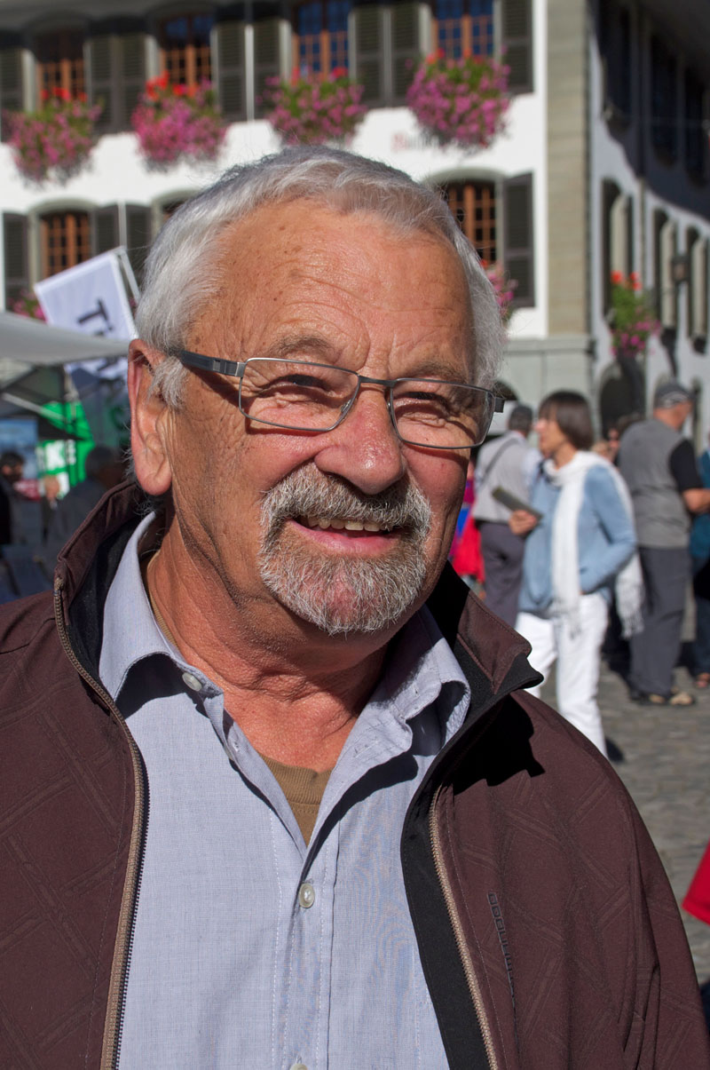 Erich (72): «Generationendialog ist wichtig, wir Alten verstehen die Jungen oft falsch oder fühlen uns zu früh angegriffen. Es wäre schön, wenn beide Seiten mehr Verständnis zeigen würden, dadurch kann ein Gefühl der Zusammengehörigkeit viel einfacher entstehen. »