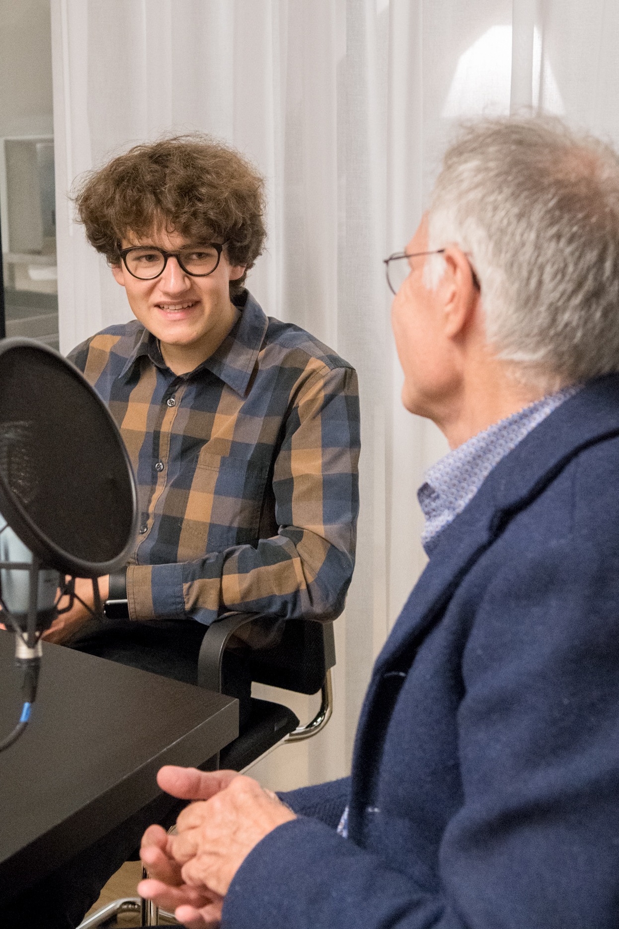 Frédéric Urech im Talk von UND Generationentandem. – Bild: Manuel Meister